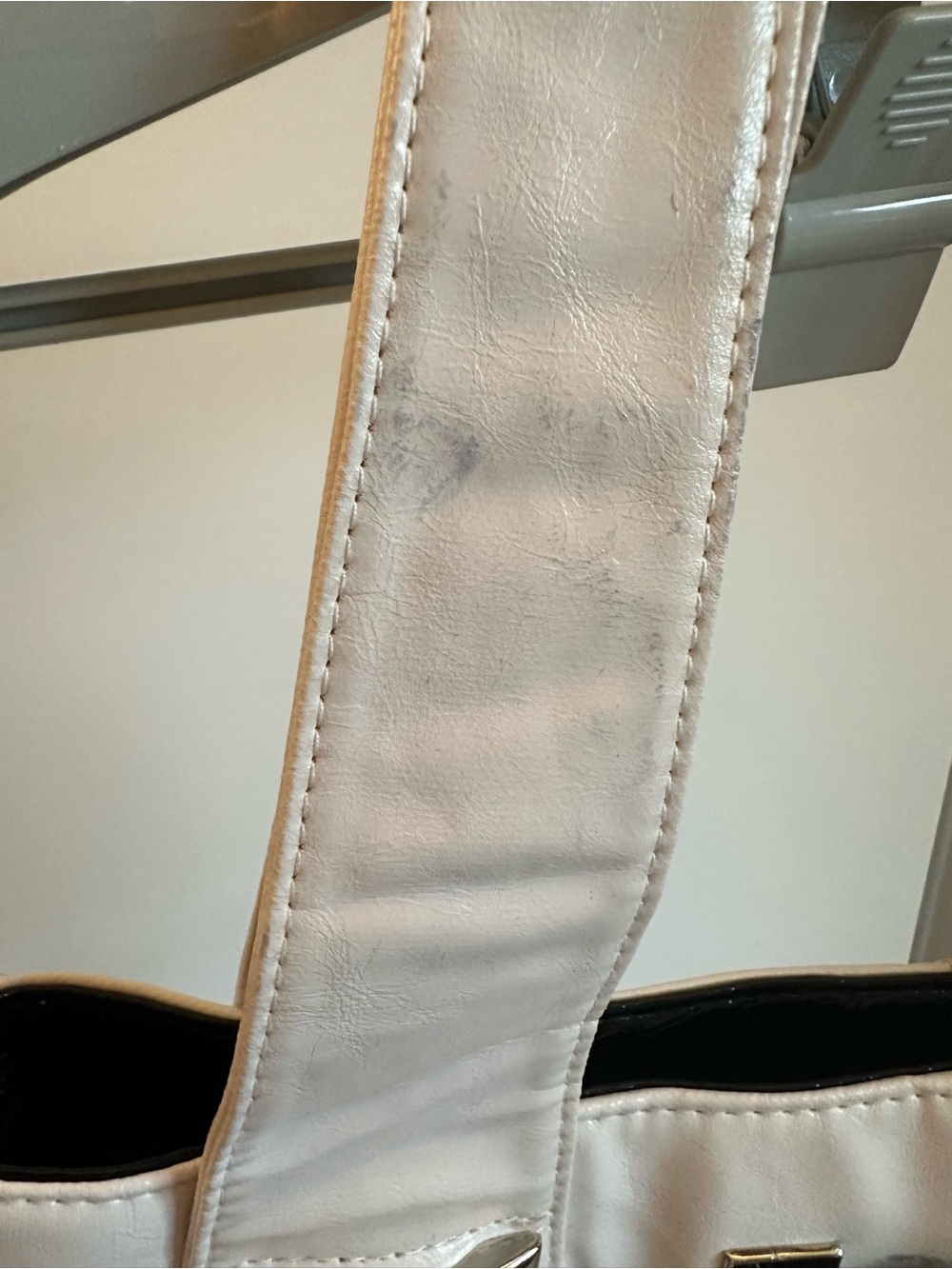 White Leather-Style Shoulder Bag with Black Accent Details - Picture 2 of 8